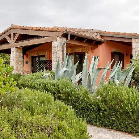 Village Surrounded By Greenery With Swimming Pool Just A Few Minutes From 3* Alghero