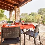Village Surrounded By Greenery With Swimming Pool Just A Few Minutes From Αλγκέρο