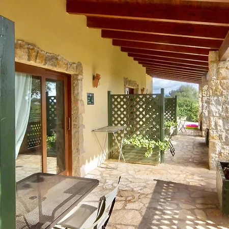 Village Surrounded By Greenery With Swimming Pool Just A Few Minutes From Apartahotel