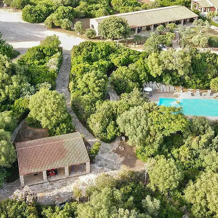 Apartahotel Village Surrounded By Greenery With Swimming Pool Just A Few Minutes From 3*