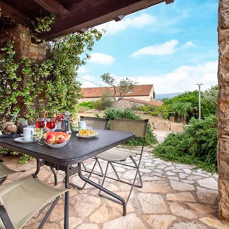 Village Surrounded By Greenery With Swimming Pool Just A Few Minutes From Apartahotel Alguer