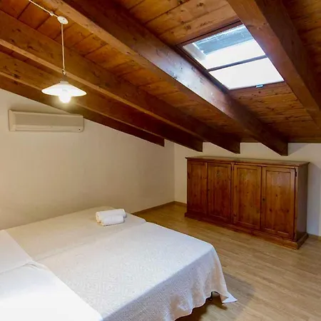 Village Surrounded By Greenery With Swimming Pool Just A Few Minutes From 3* Alguer