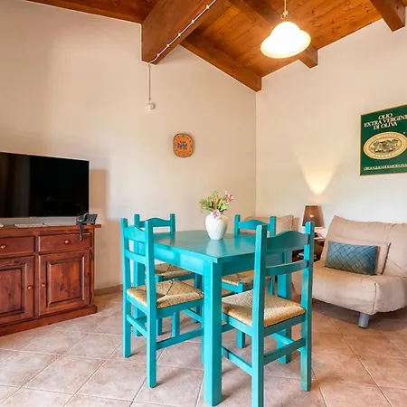 Village Surrounded By Greenery With Swimming Pool Just A Few Minutes From Apartahotel Alguer