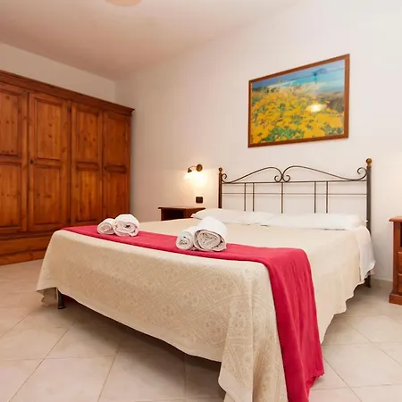 Village Surrounded By Greenery With Swimming Pool Just A Few Minutes From 3* Alguer
