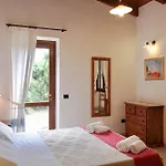Village Surrounded By Greenery With Swimming Pool Just A Few Minutes From Appart hôtel 3*